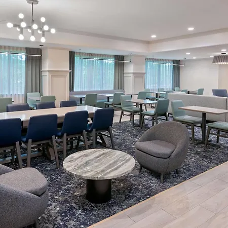 Hampton Inn Hartford Airport-2